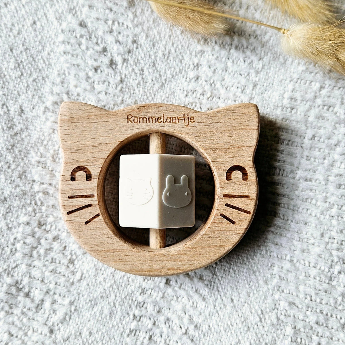 Rammelaartje Holzrassel Katze, mit drehbarem Silikonblock