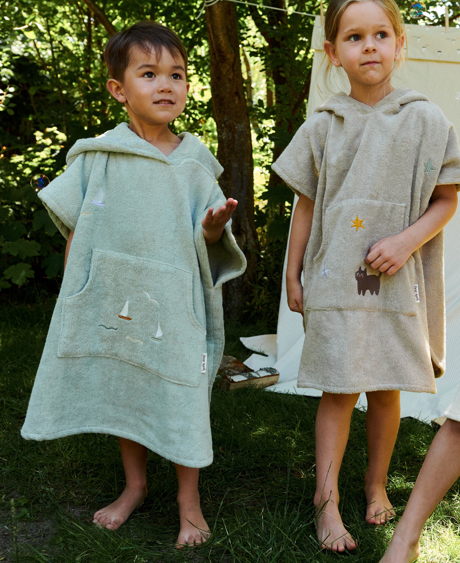 Dear April Puk Badeponcho, Moon Cat