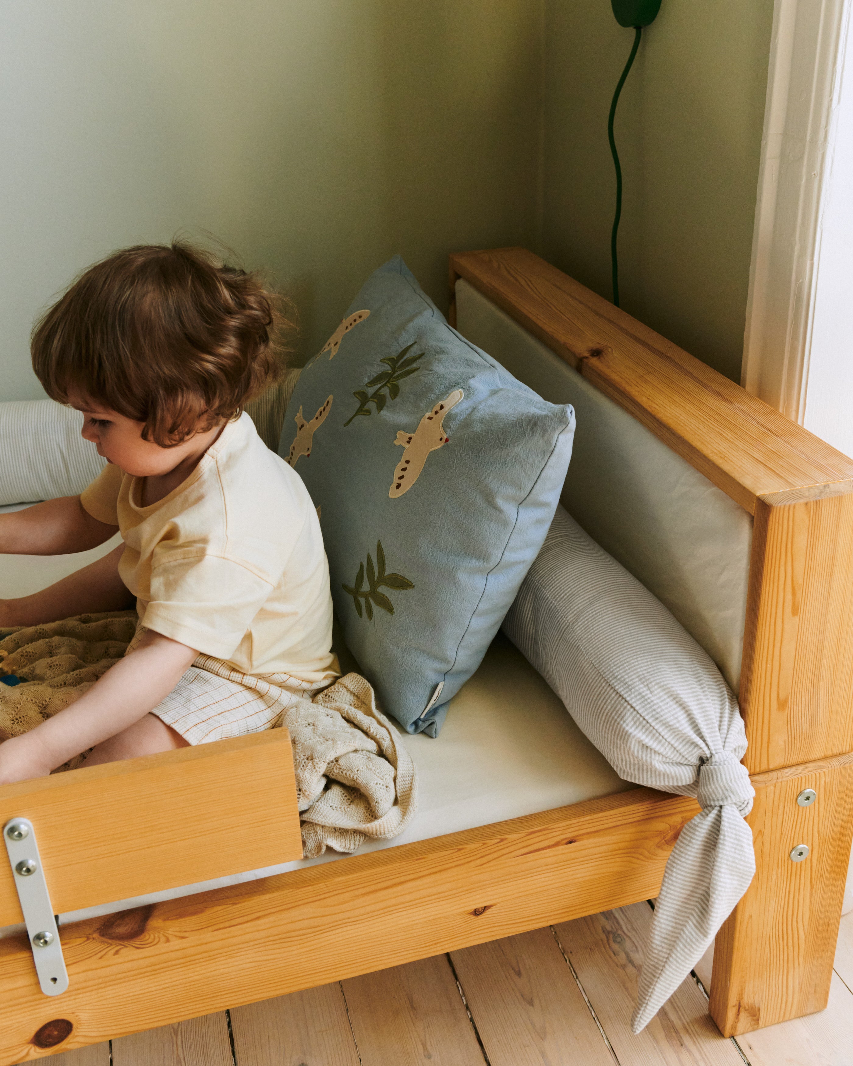 Dear April Skye Bettschlange, Dew Stripe