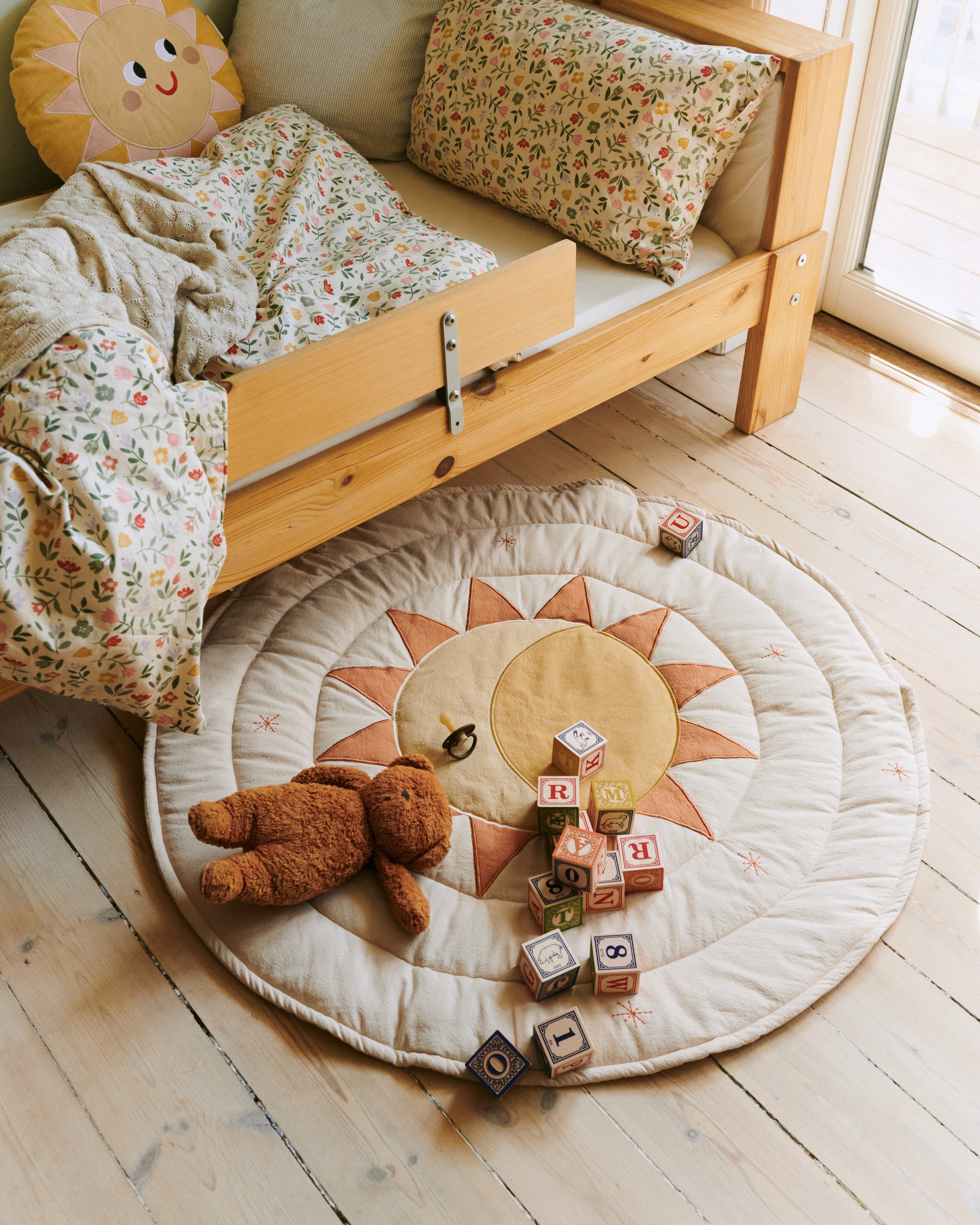 Dear April Sirius Spieldecke, Soft White