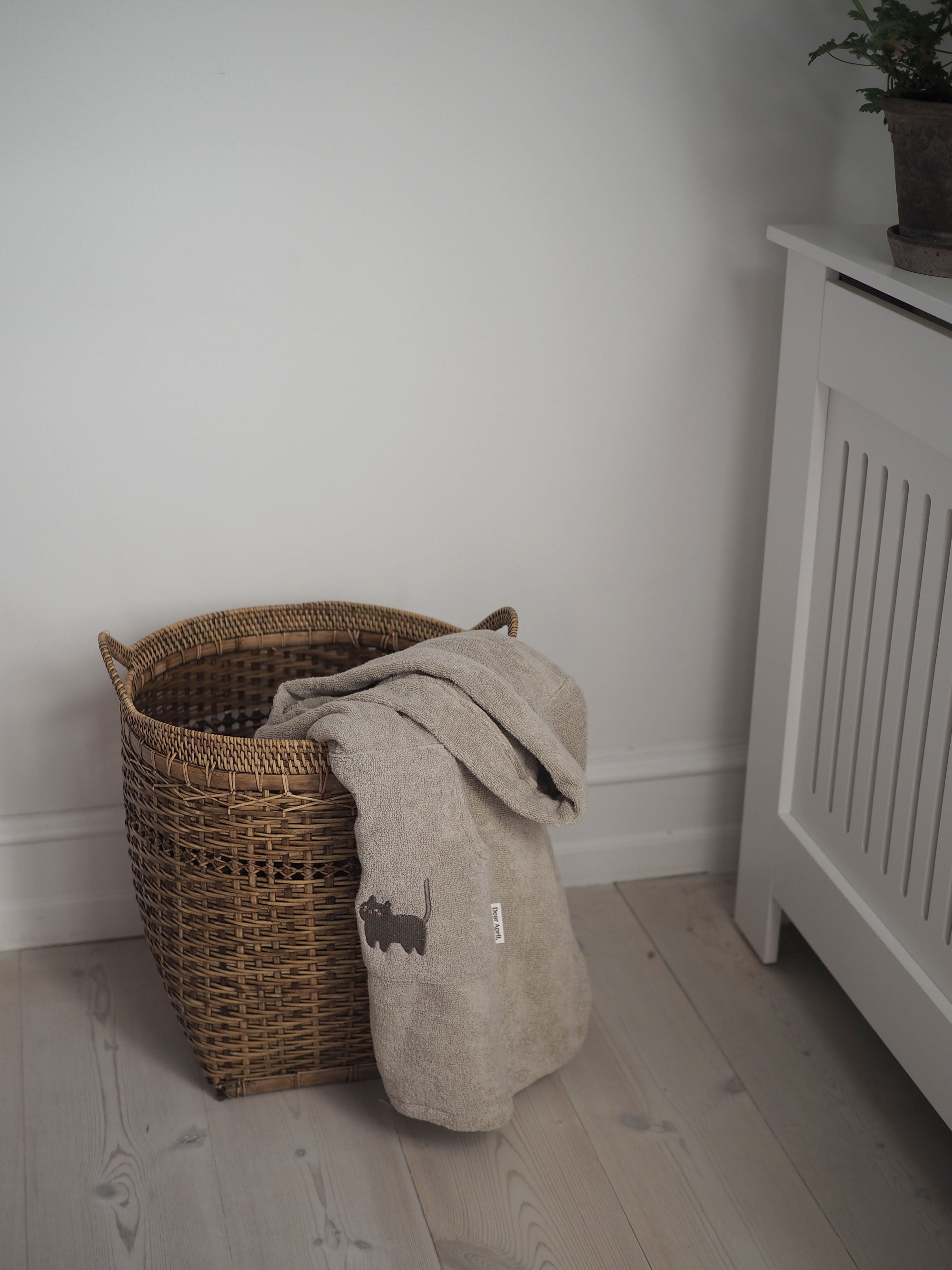 Dear April Puk Badeponcho, Moon Cat