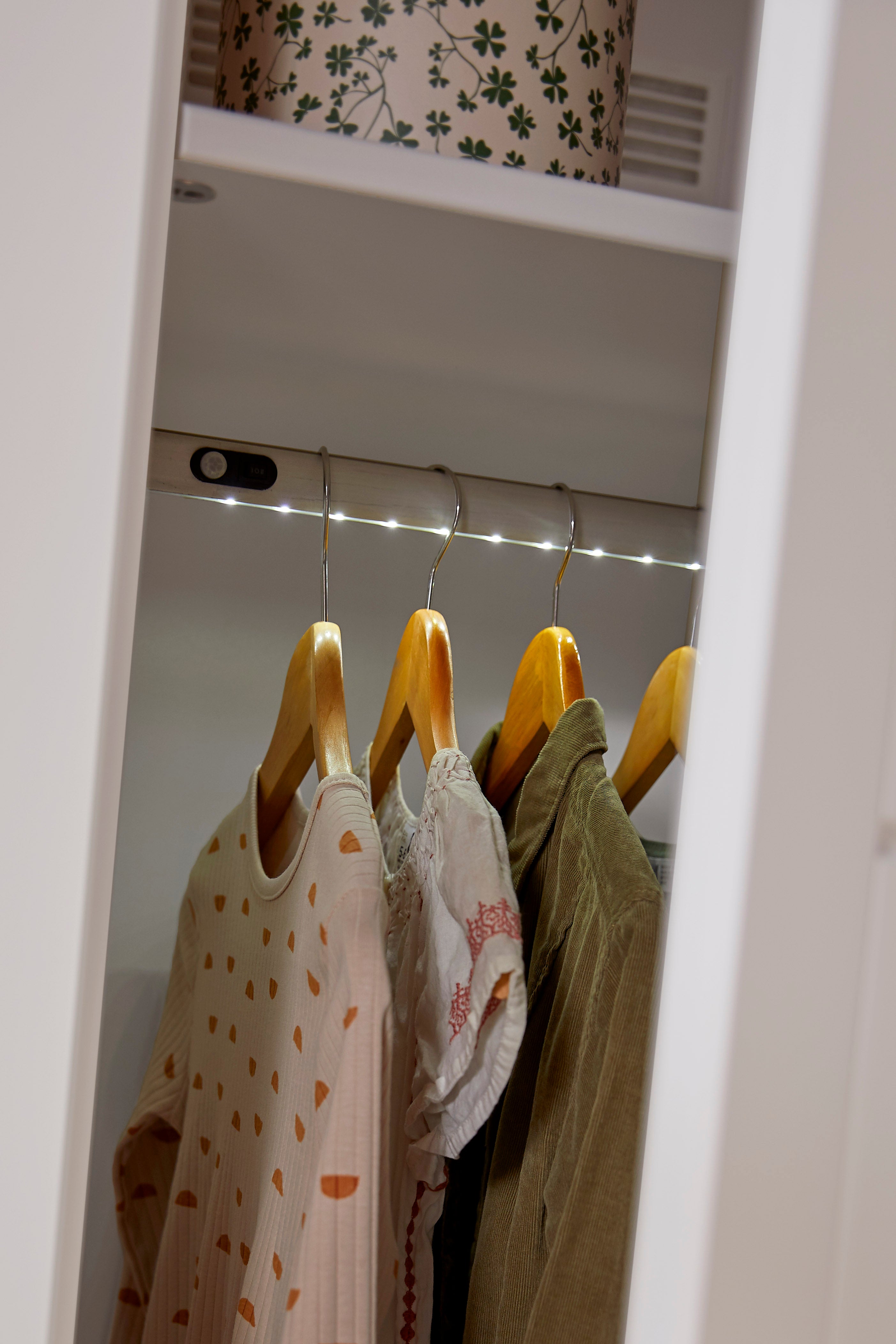 Lifetime Kleiderstange mit LED-Beleuchtung