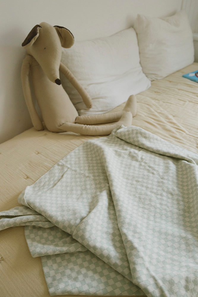 Lorena Canals gestrickte Decke Tiles
