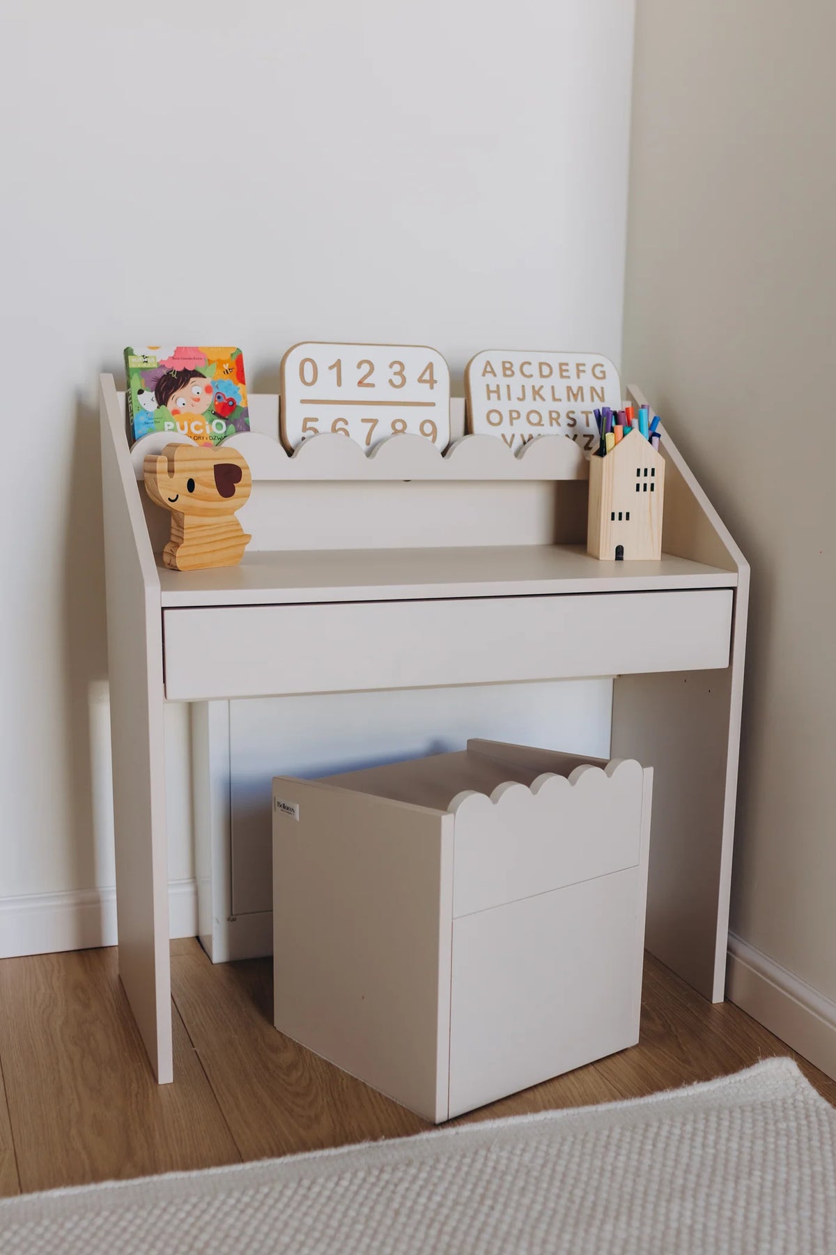 Bellamy Schreibtisch Book Nook, creme