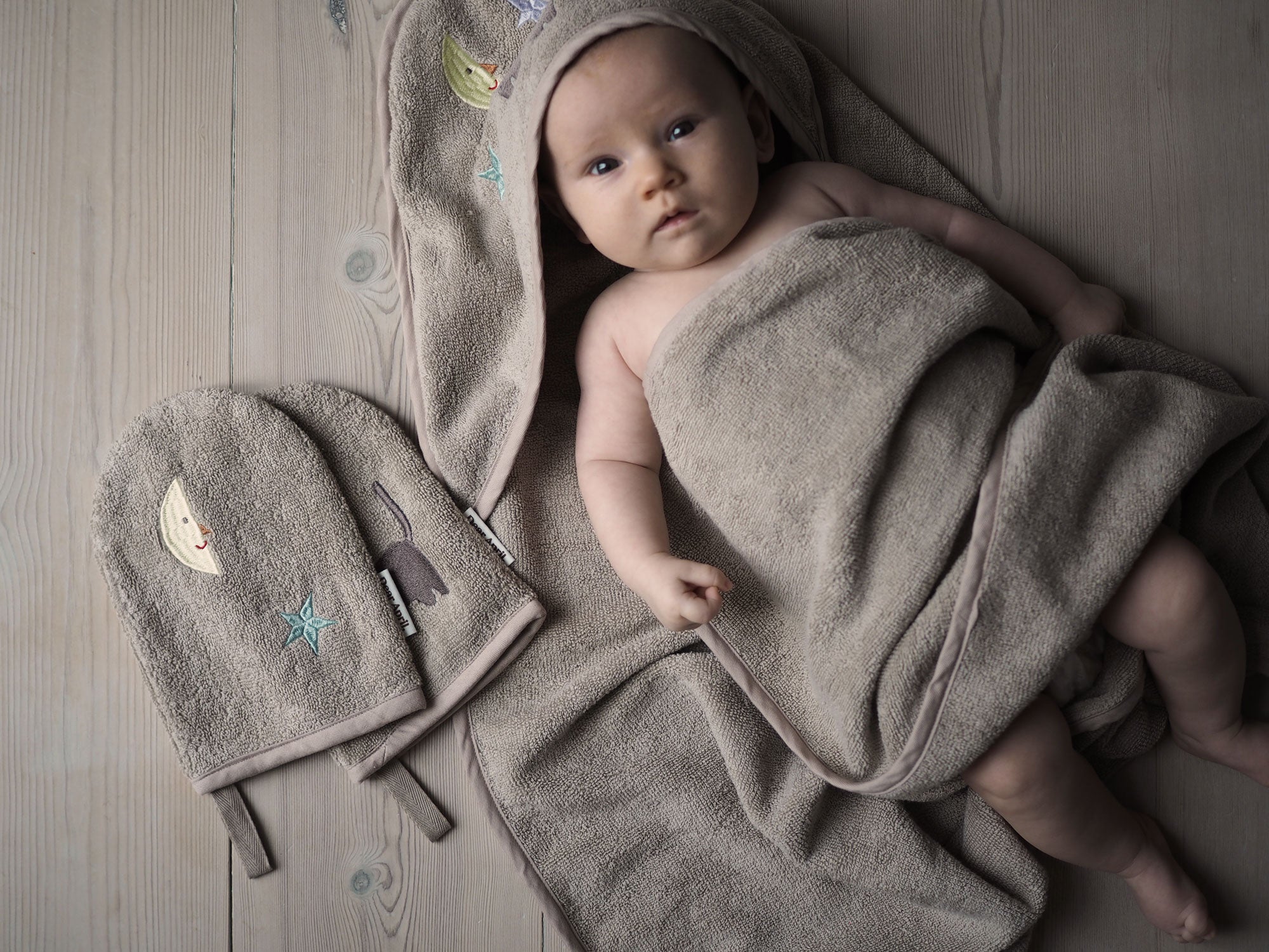 Dear April Petal Kapuzenbadetuch, Moon Cat