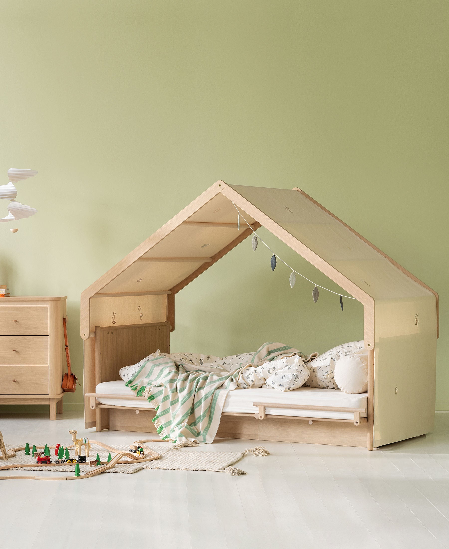 Oliver Furniture Camp Novel Betthimmel mit Stickerei für Hausdach, ungefärbt