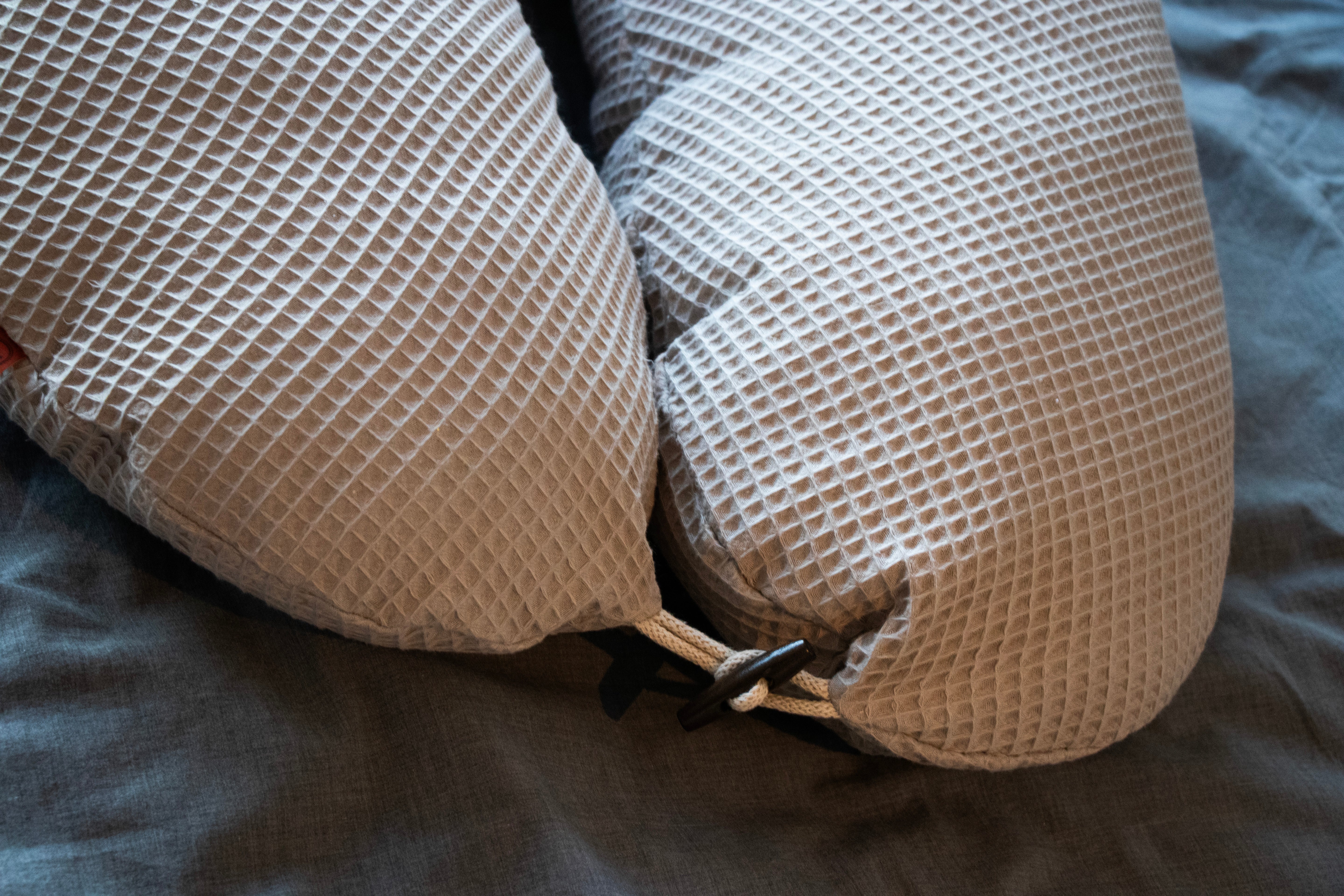 Kreativkopf Stillkissen/Seitenschläferkissen - Zirbe & Wolle