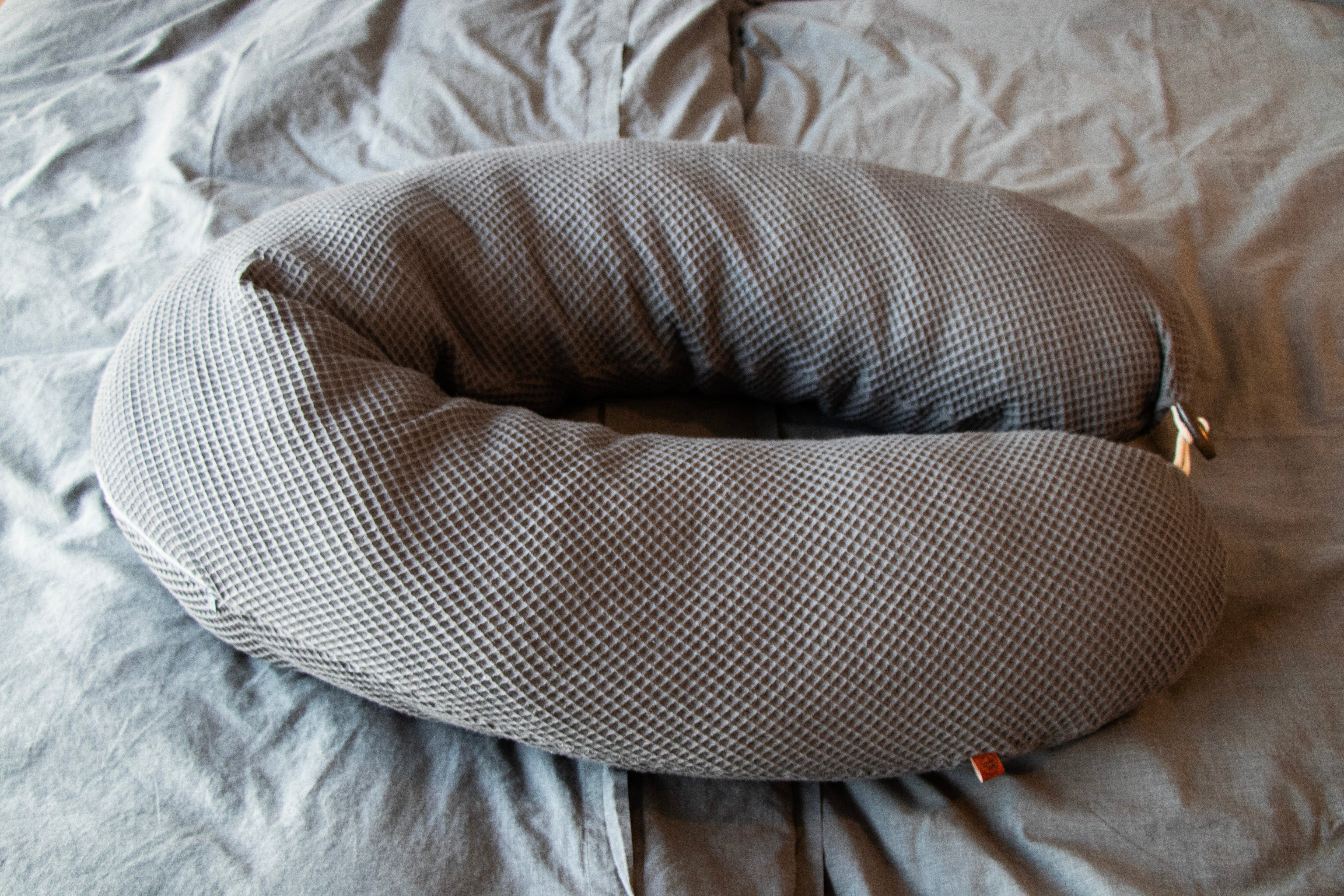 Kreativkopf Stillkissen/Seitenschläferkissen - Zirbe & Wolle