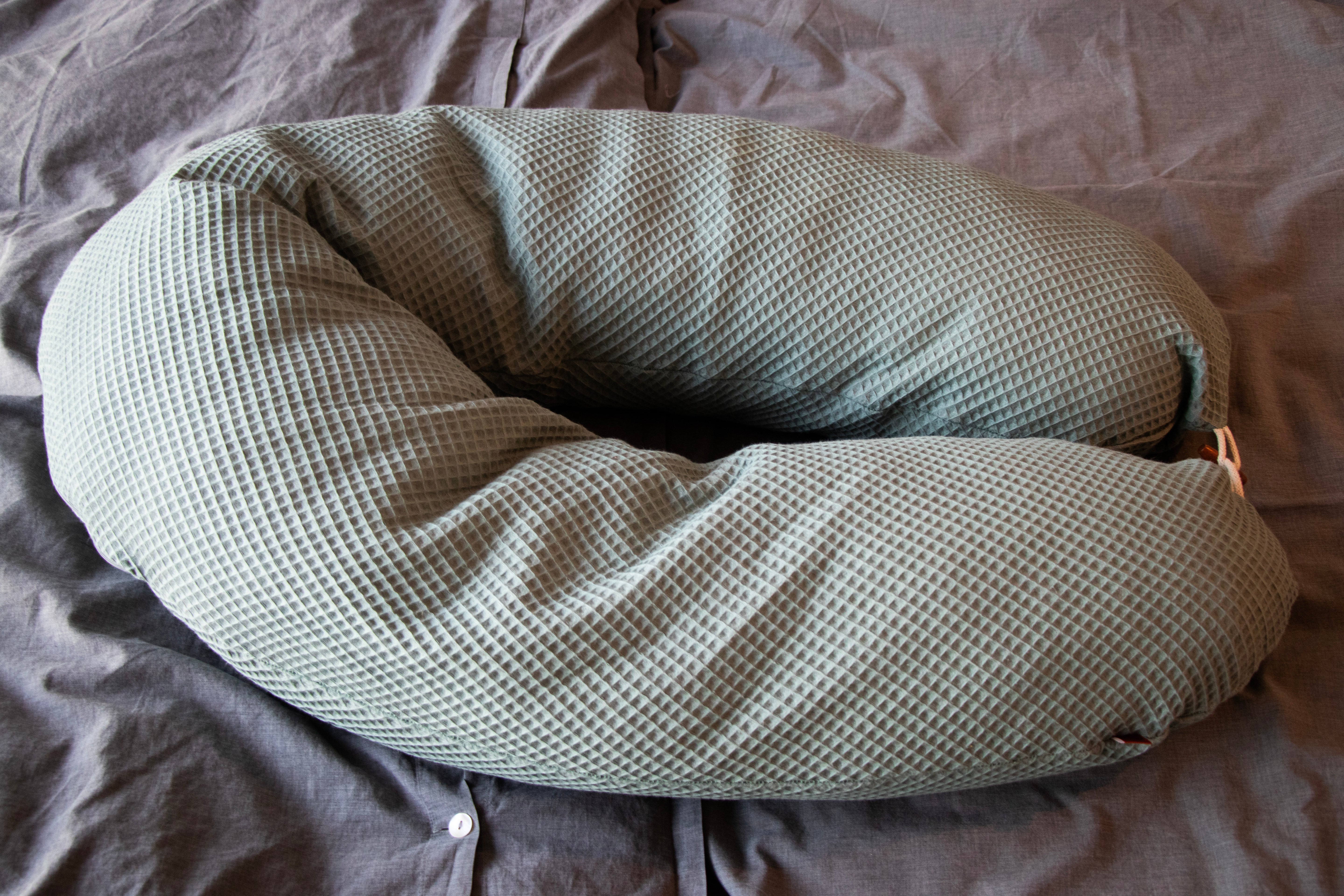 Kreativkopf Stillkissen/Seitenschläferkissen - Zirbe & Wolle