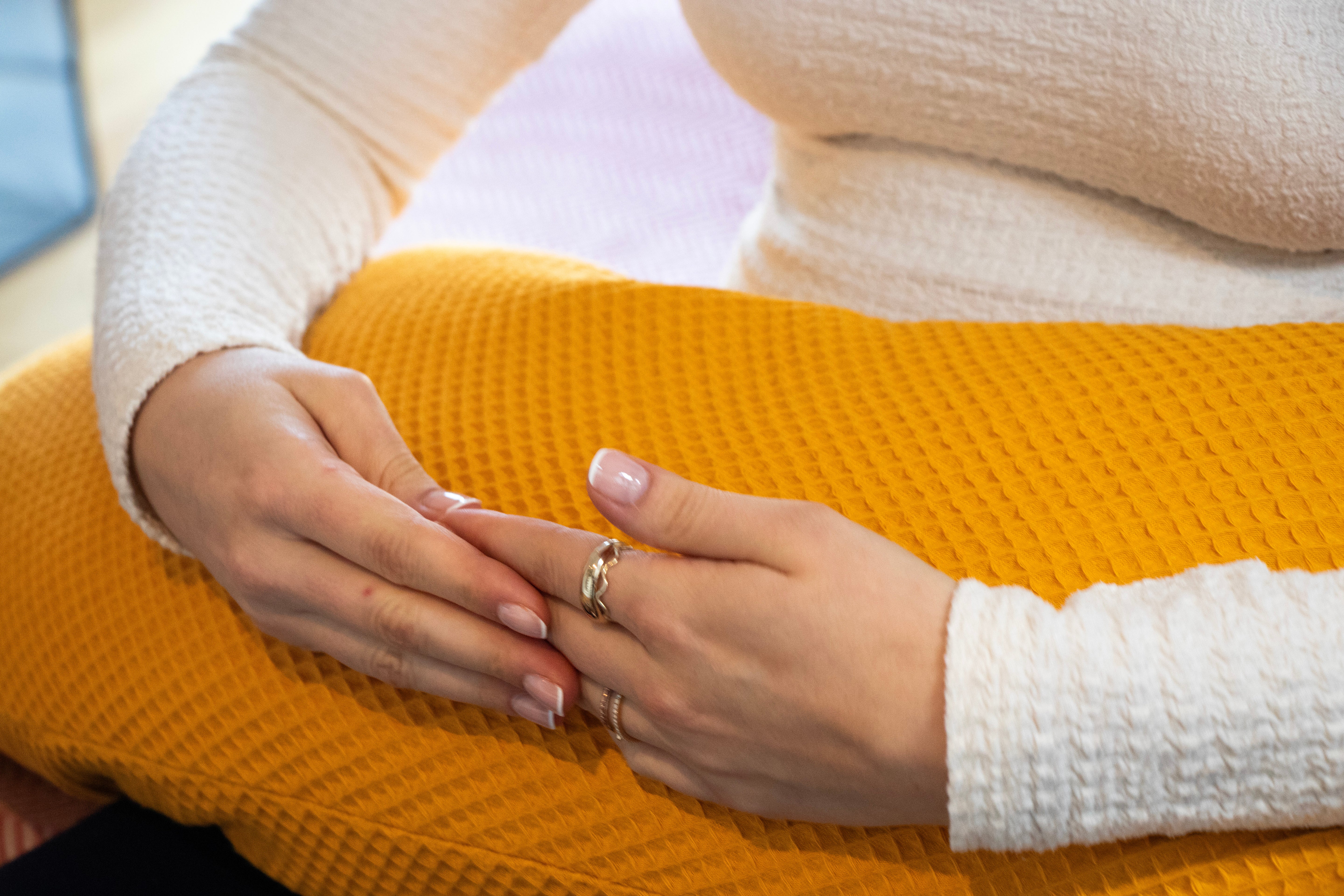 Kreativkopf Stillkissen/Seitenschläferkissen - Zirbe & Wolle