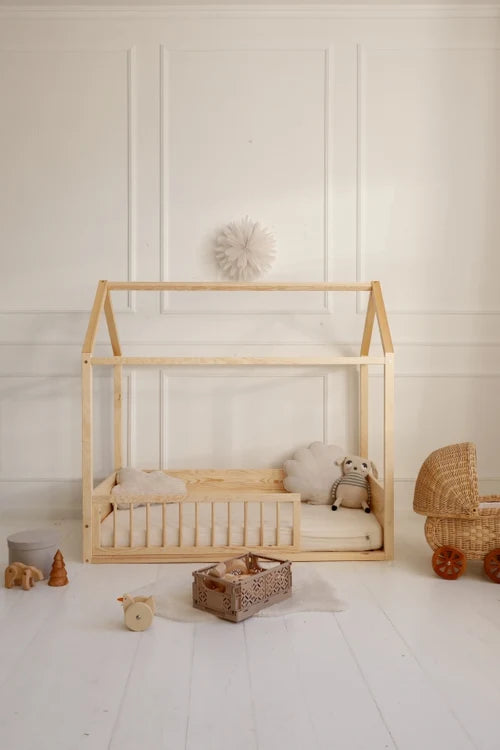 Bellamy Hausbett 90x200 cm Wood Nest, inkl. Seitenpaneele und Rausfallschutz