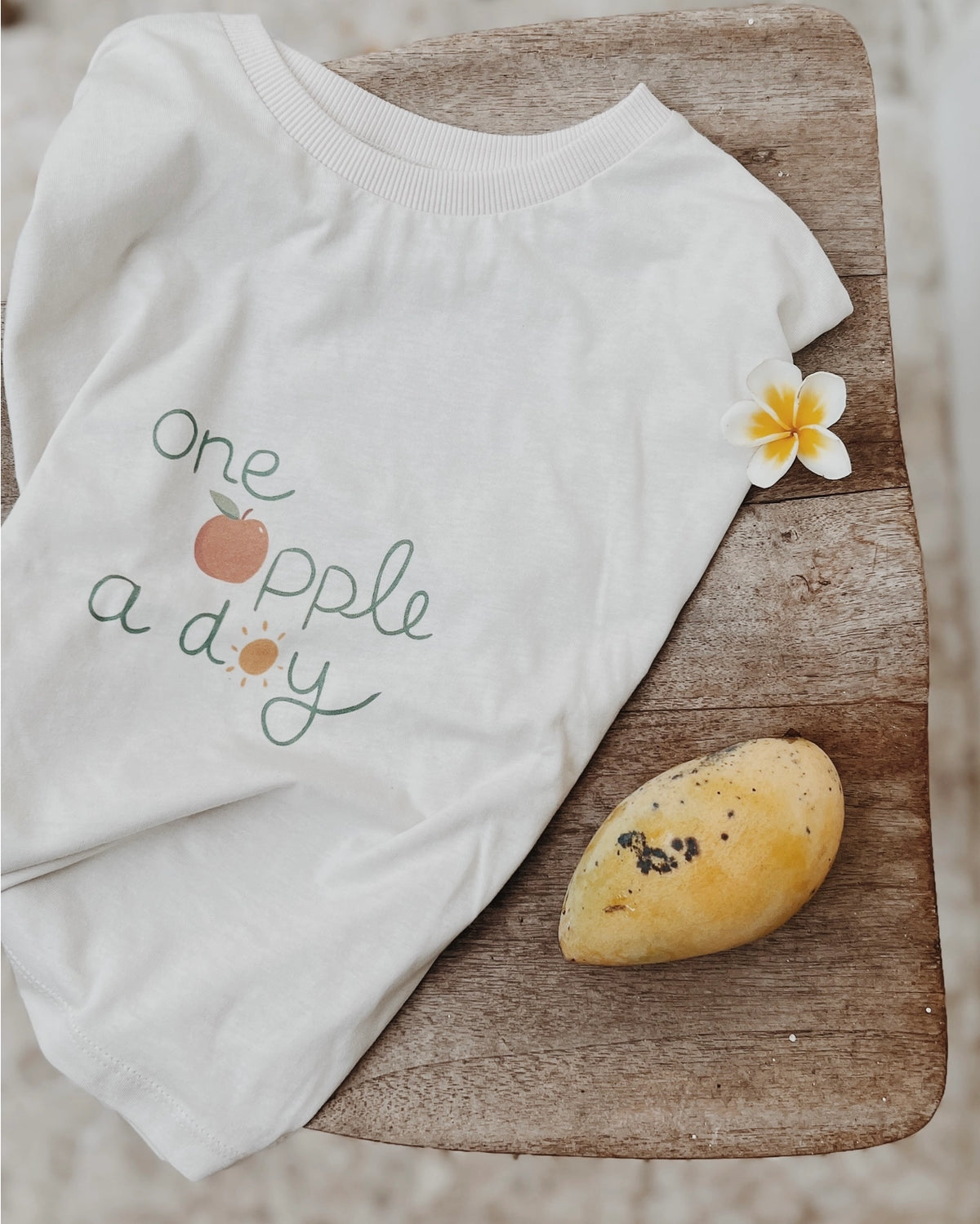 Eli & Nev Tshirt Apple