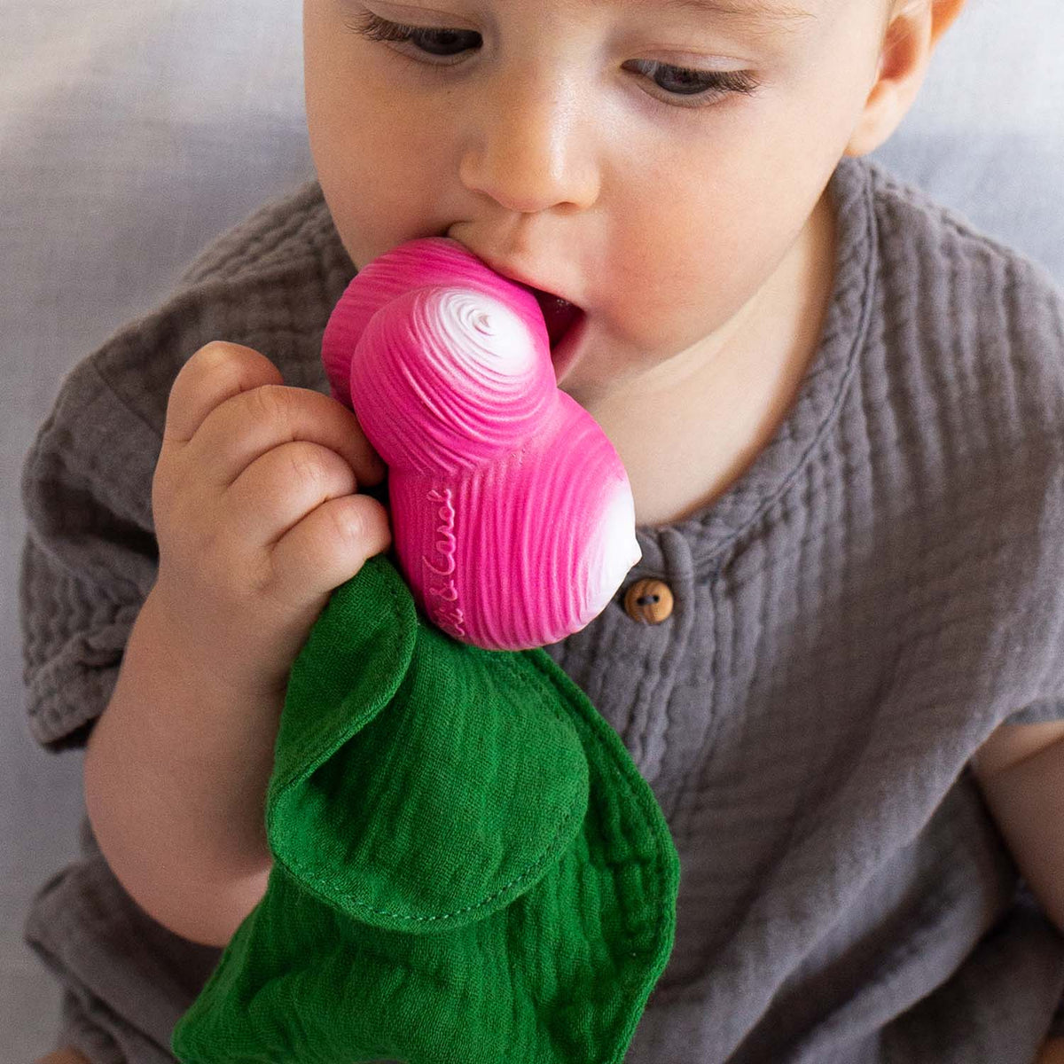 OLI & CAROL Ramona the Radish Lovey-Teether