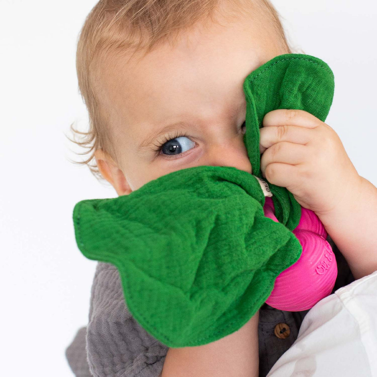 OLI & CAROL Ramona the Radish Lovey-Teether